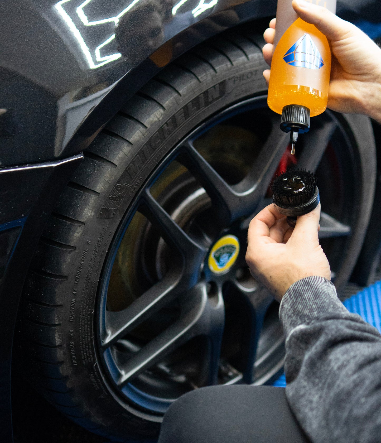 Diamond Detailing Tire